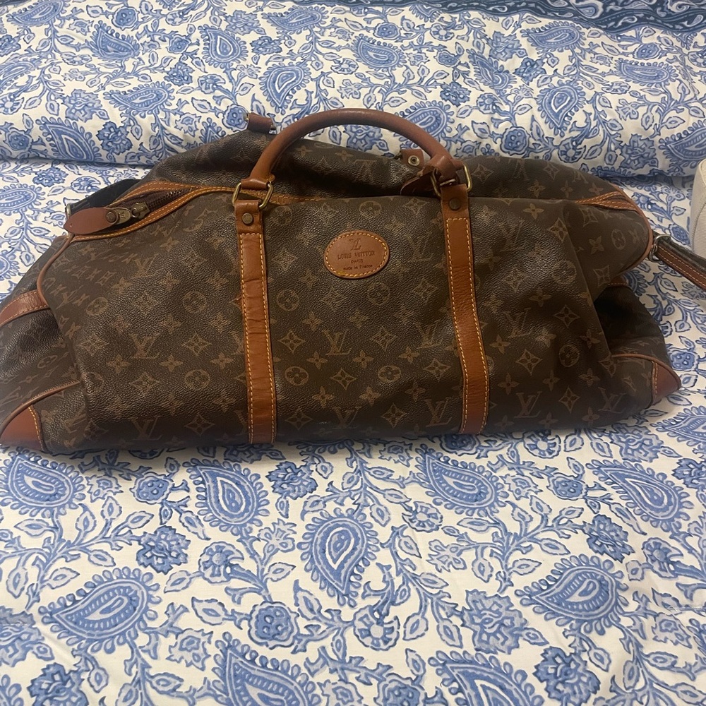 Faux Louis Vuitton Brown Duffle Bag - Picture 3 of 9